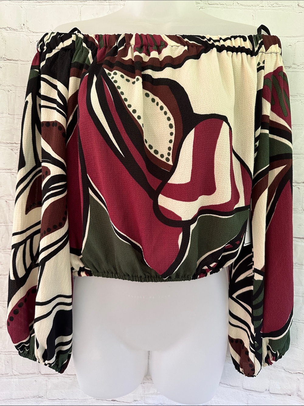 Premier Amour NWT Abstract Print Off-Shoulder Crop Top size S